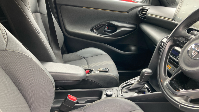 Toyota Yaris Cross 1.5 Hybrid Dynamic AWD 5dr CVT Hybrid Estate